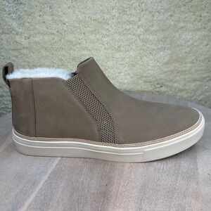 Toms Womens Size 11 Slip On Boots Bryce Taupe Grey Oiled Nubuck Suede Boots New